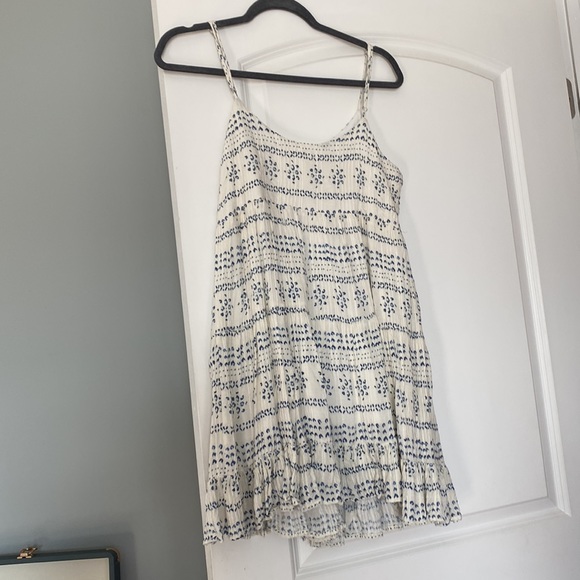 Dress - Picture 4 of 4